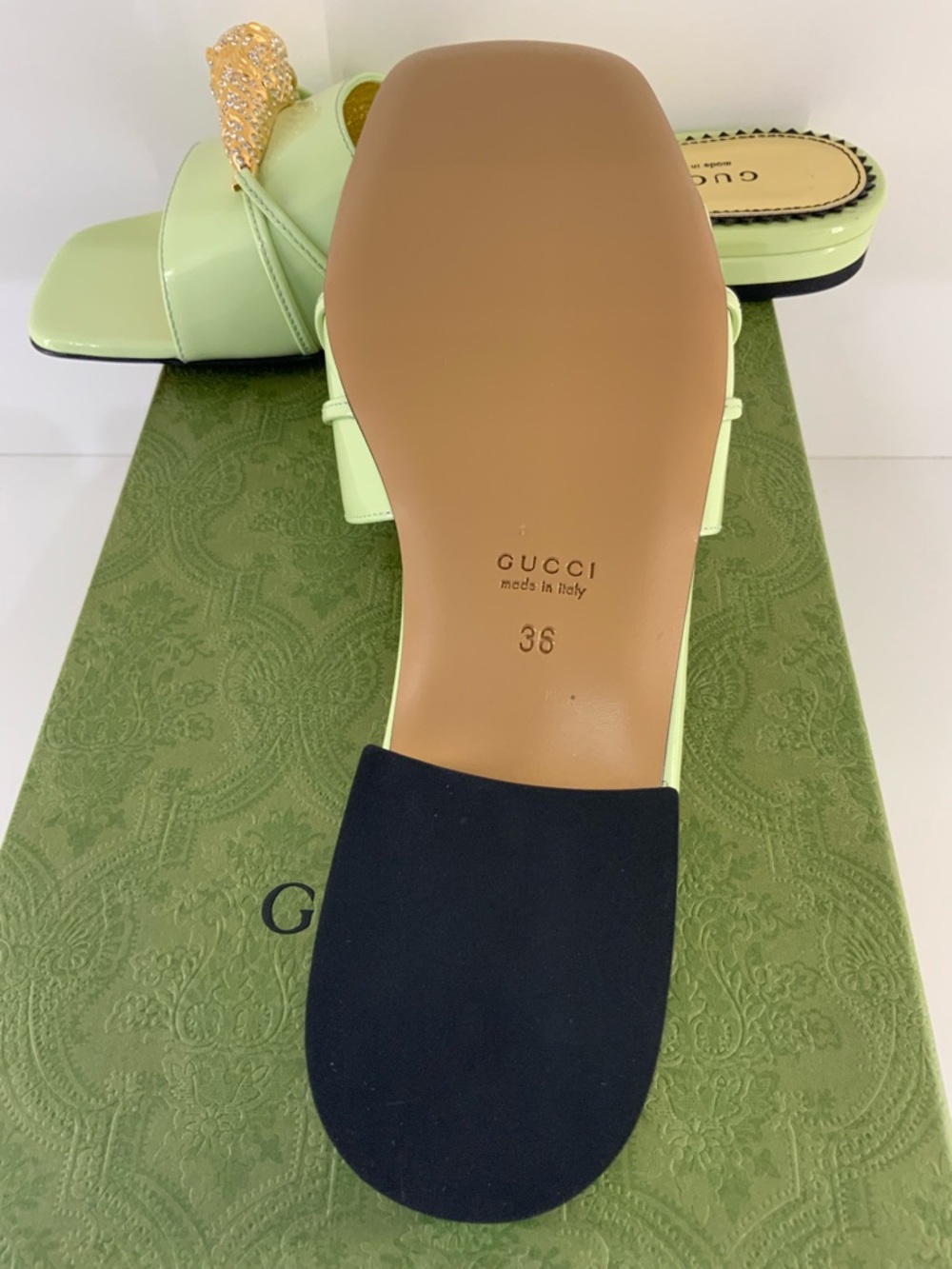 Pre Owned Gucci Sz 6.5 Mint Green Patent Slide Mules with Gold Embellishment - Picture 5 of 8